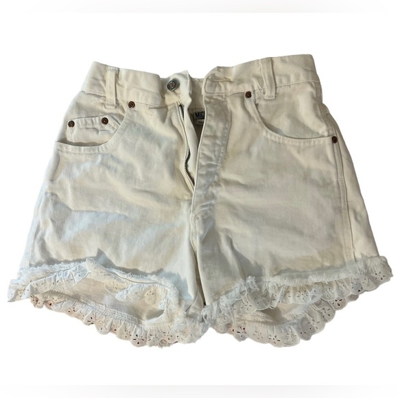 Vintage 90s High Waist Distressed Eyelet Ruffle White Shorts Michael G Size 5 - Picture 1 of 6